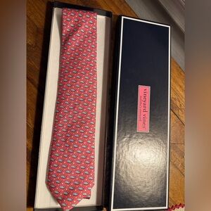 NWT Vineyard Vines blue Whale Pattern Tie